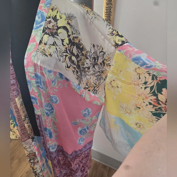 We The Free Patched With Love Robe - Picture 8 of 13